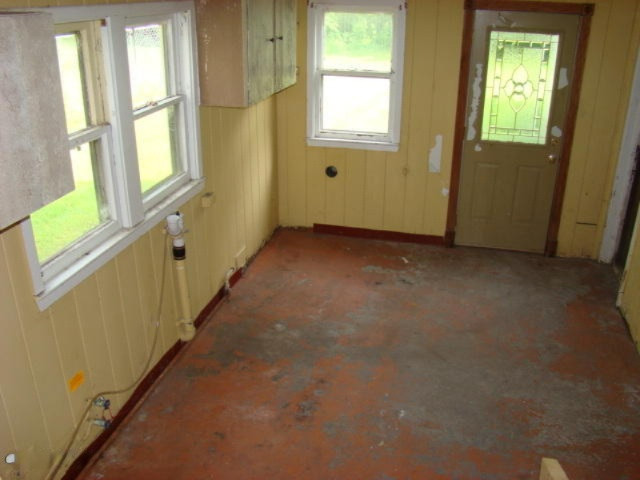 165 Rook Street Battle Creek, MI 49014 - Photo 8 of 34 263 385725 laundry view 1