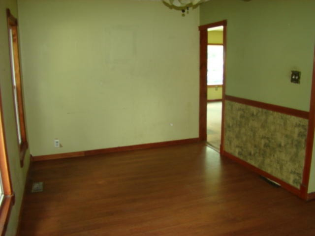 165 Rook Street Battle Creek, MI 49014 - Photo 10 of 34 263 385725 din rm view 2