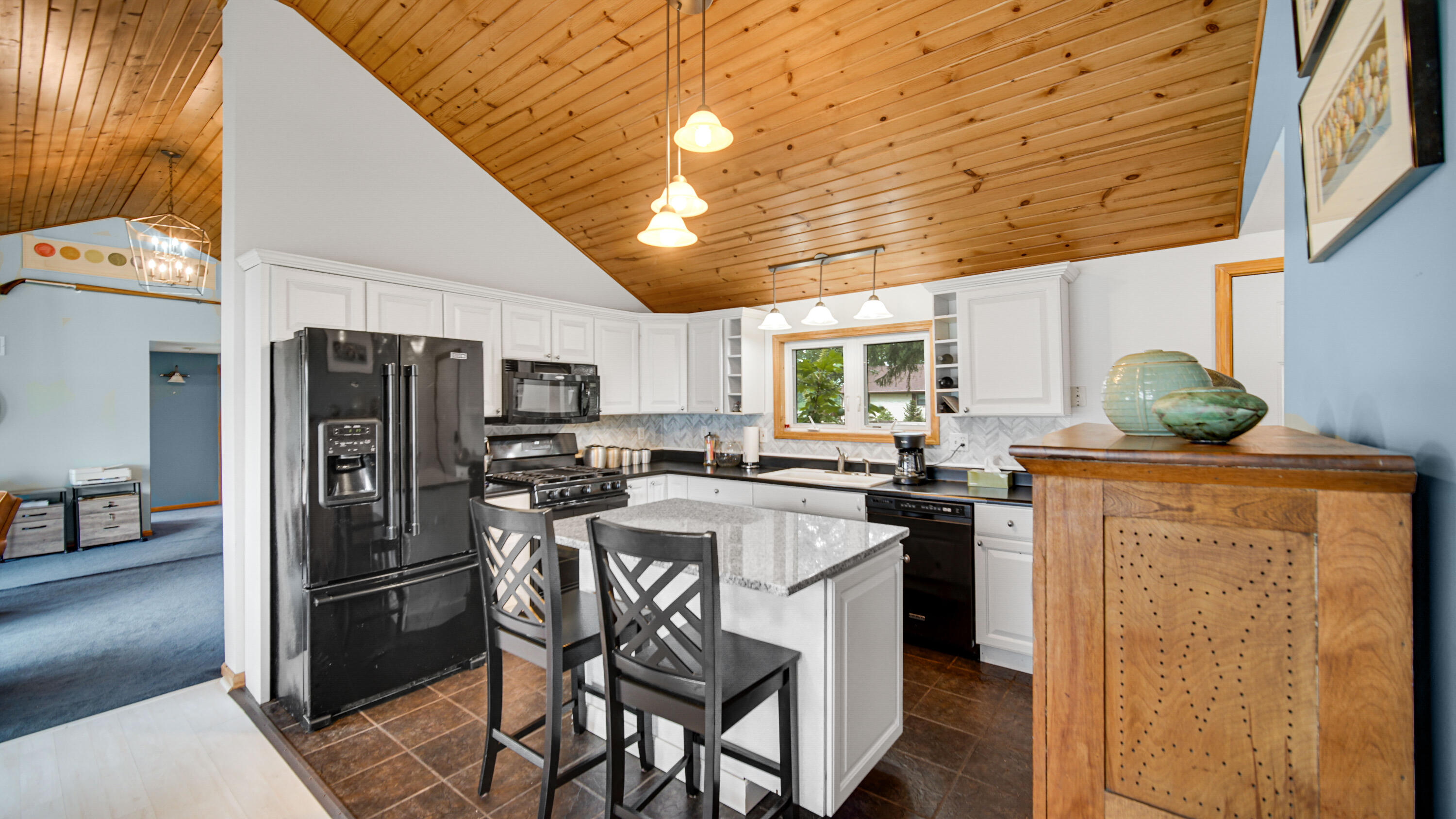 1556 West Severs Road La Porte, IN 46350 - Photo 15 of 32 3000x1688