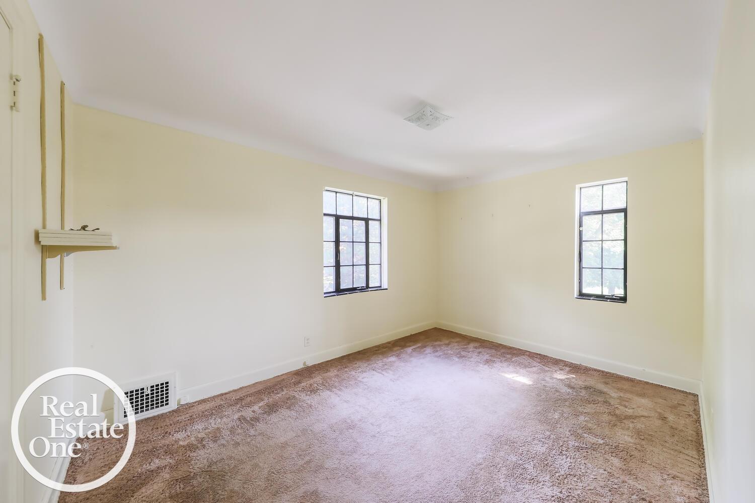 301 Kerby Road Grosse Pointe Farms, MI 48236 - Photo 13 of 23