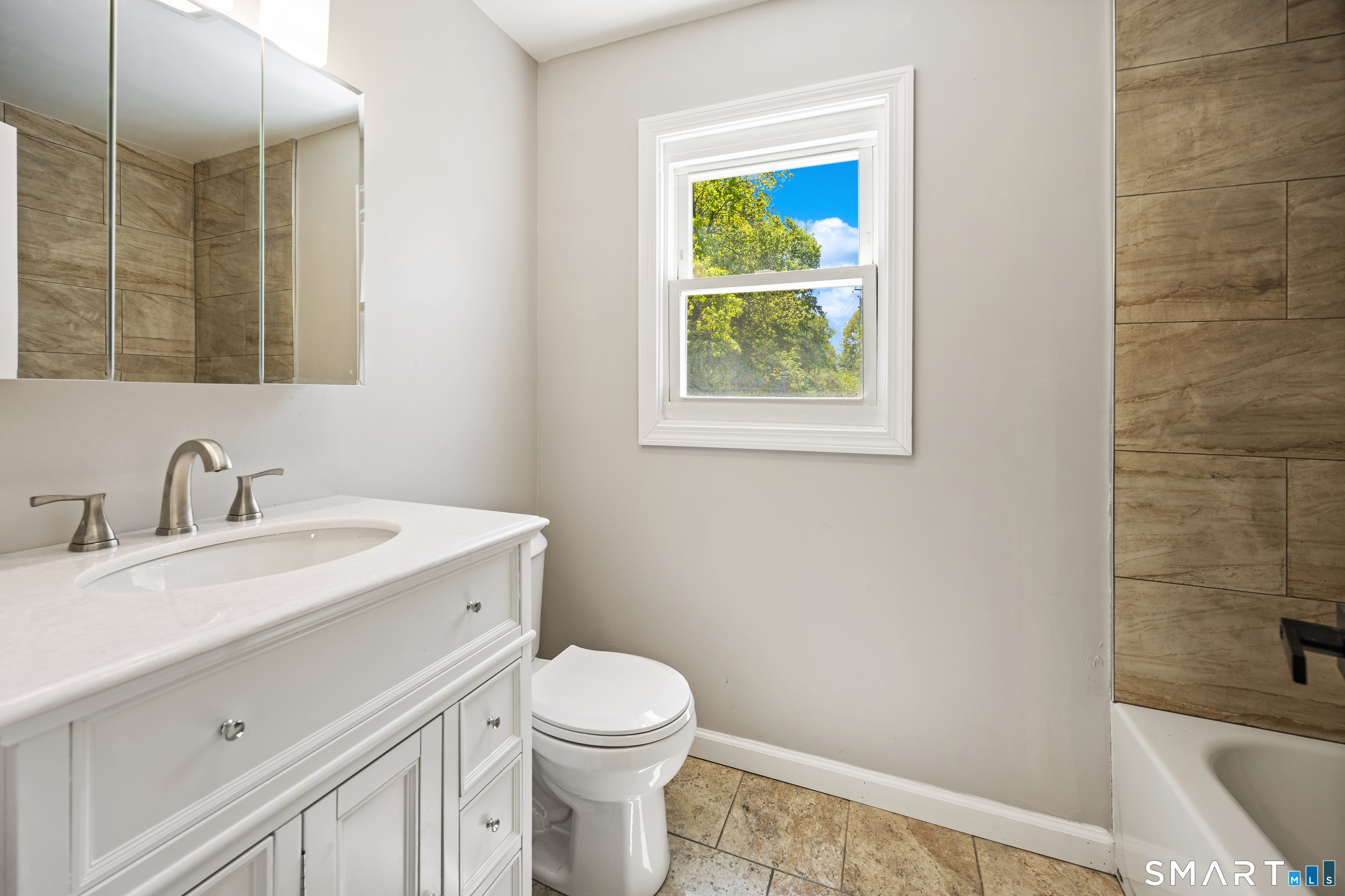 1044 Dunbar Hill Road Hamden, CT 06514 - Photo 18 of 36