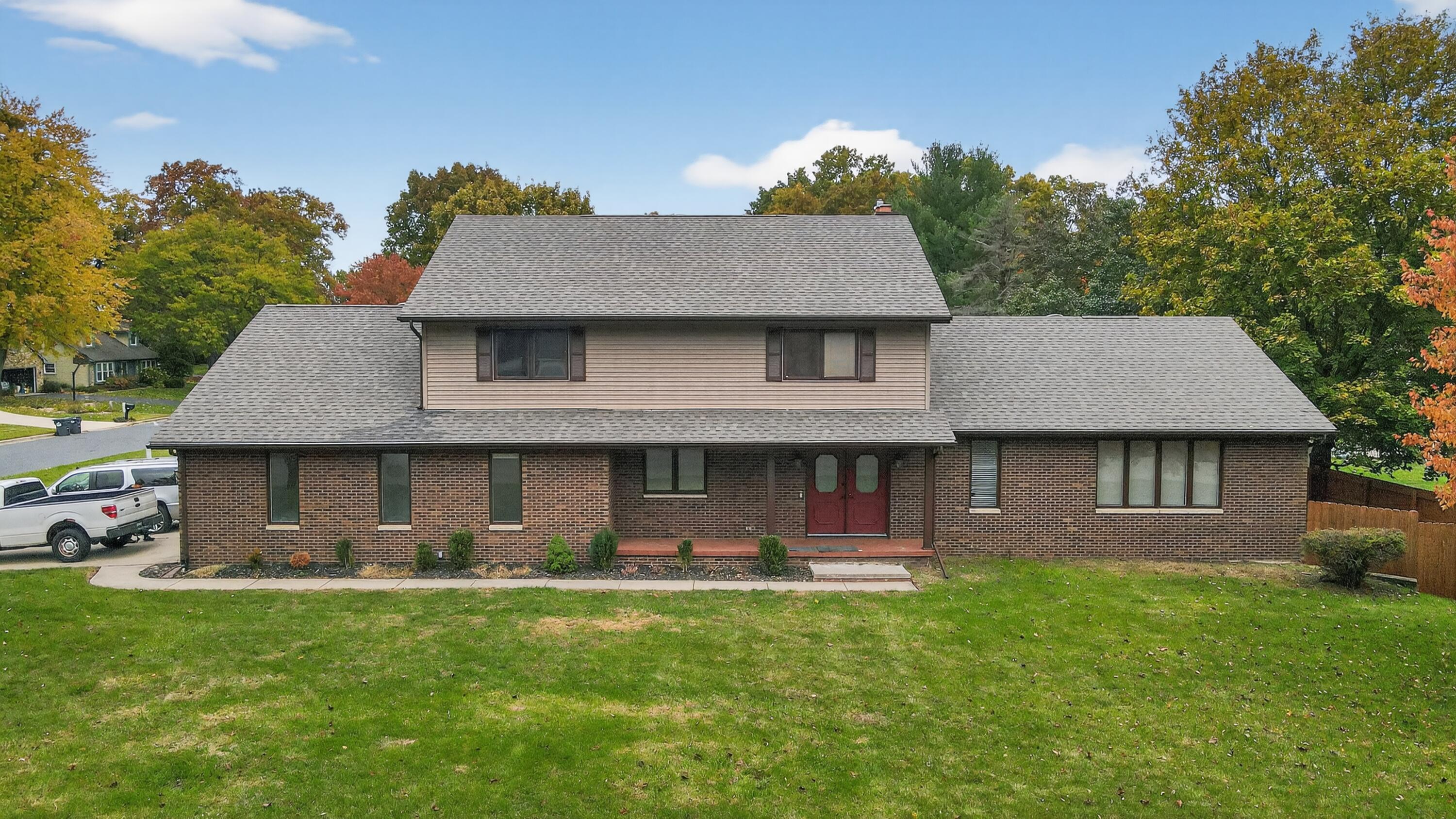 5456 Stoney Brook Road Kalamazoo, MI 49009 - Photo 2 of 43 05_5456_Stoney_Brook_Rd_Kalamazoo_MI_490