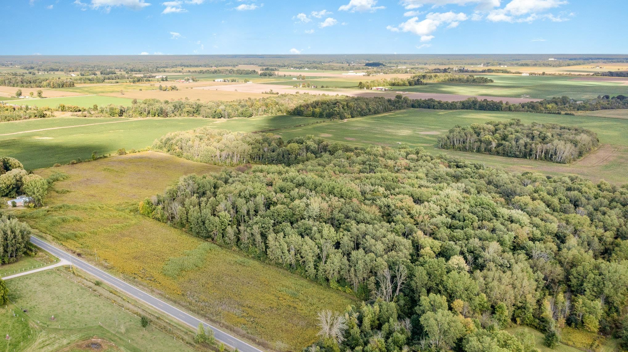 7470 North Leaton Road Clare, MI 48617 - Photo 5 of 8 1915814-4.JPG