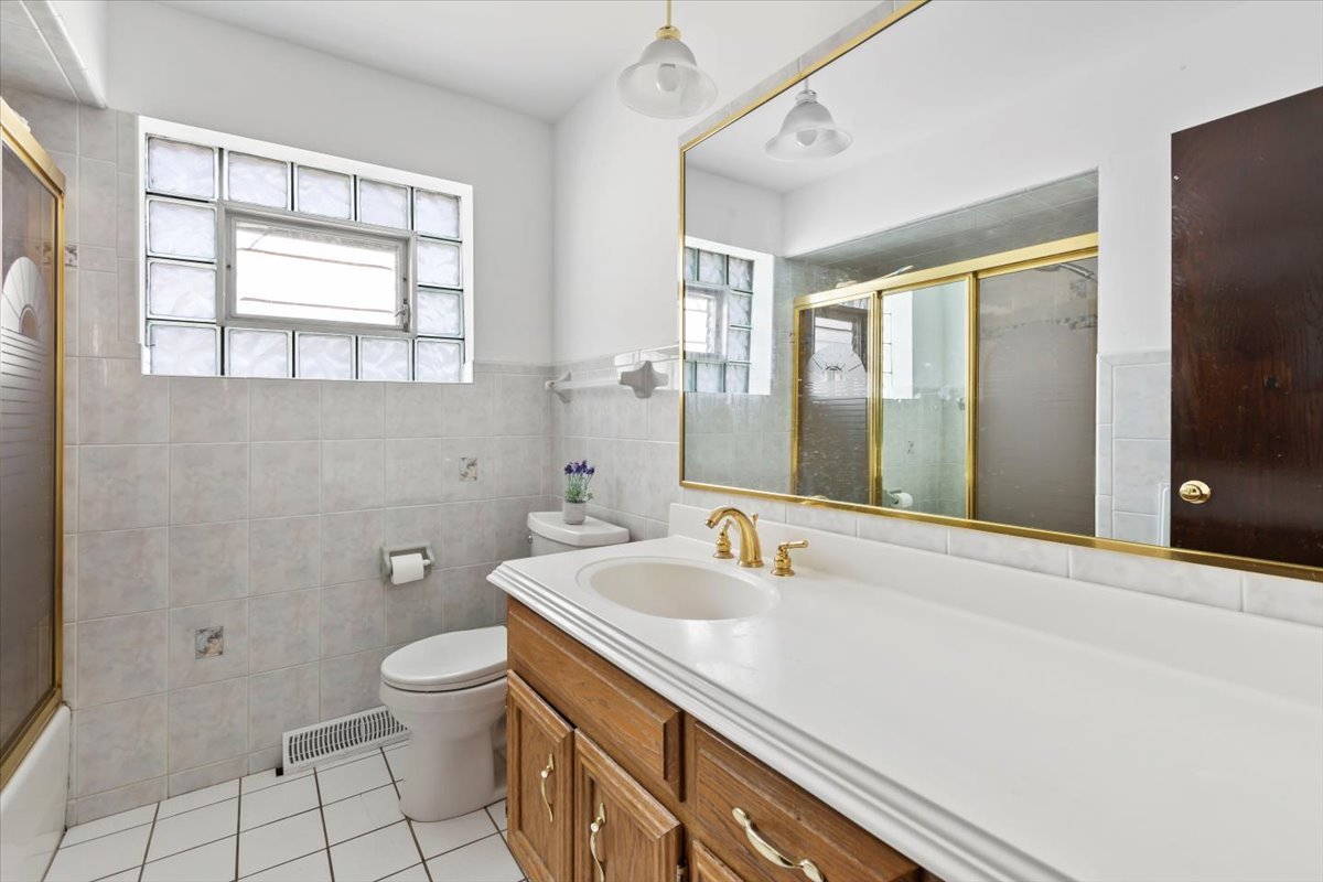 6917 97th Place Chicago Ridge, IL 60415 - Photo 11 of 21 Gallery Image 11