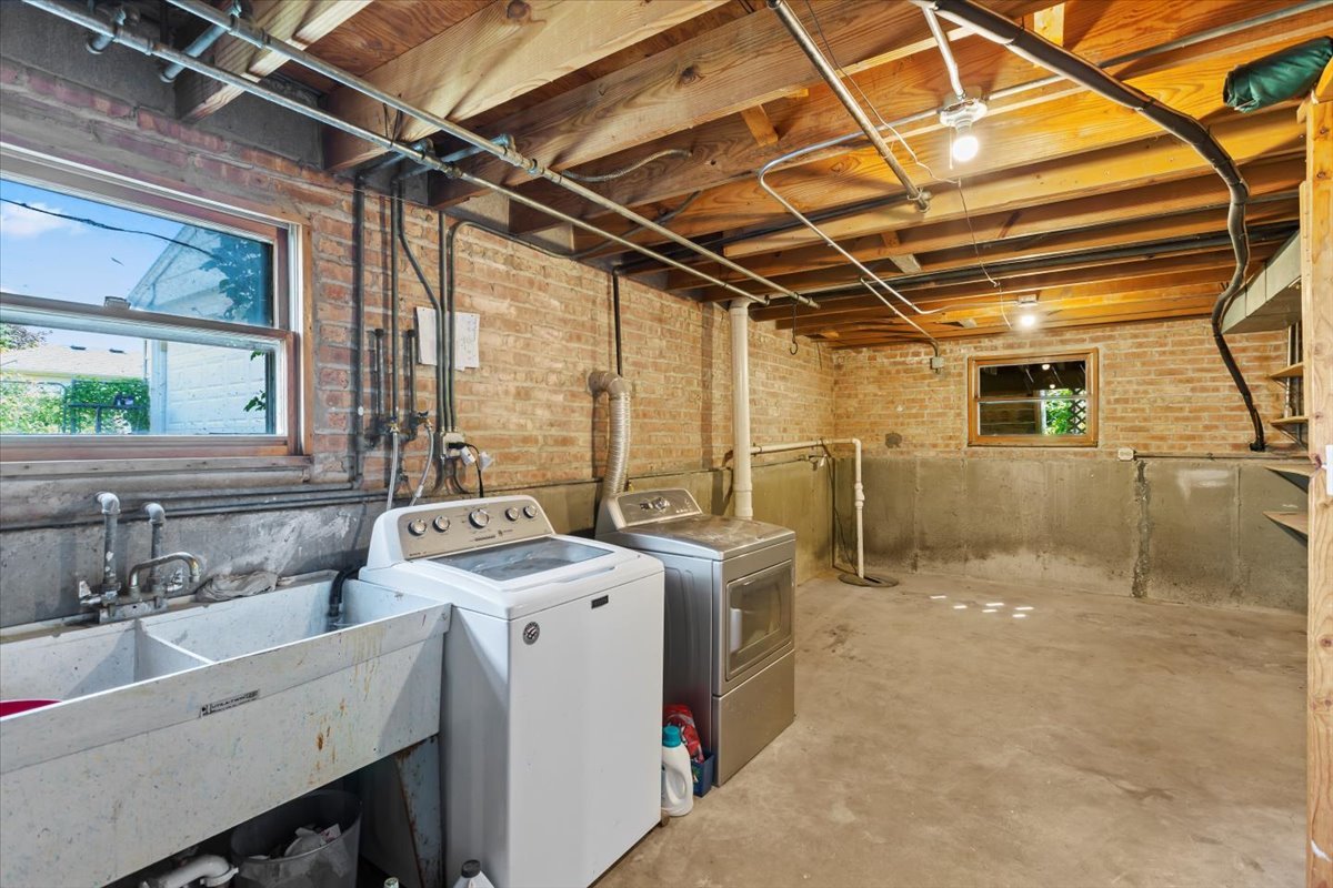 6917 97th Place Chicago Ridge, IL 60415 - Photo 18 of 21 Gallery Image 18