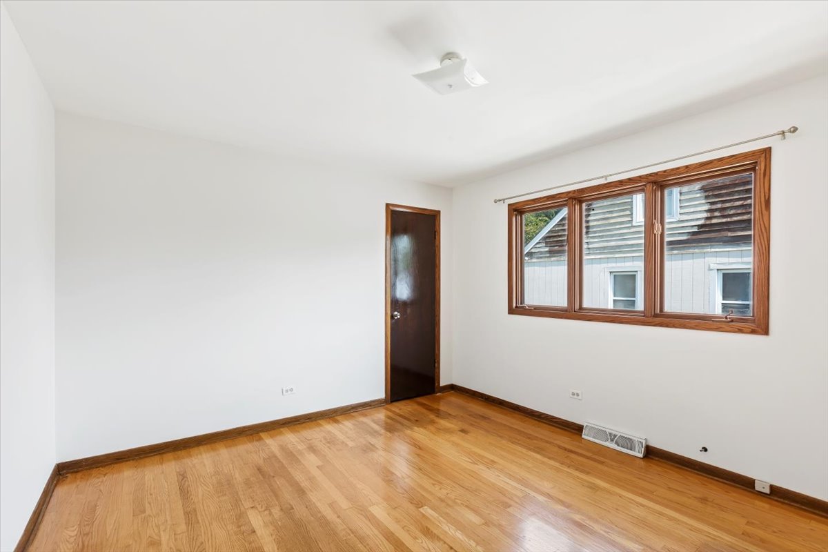 6917 97th Place Chicago Ridge, IL 60415 - Photo 9 of 21 Gallery Image 9