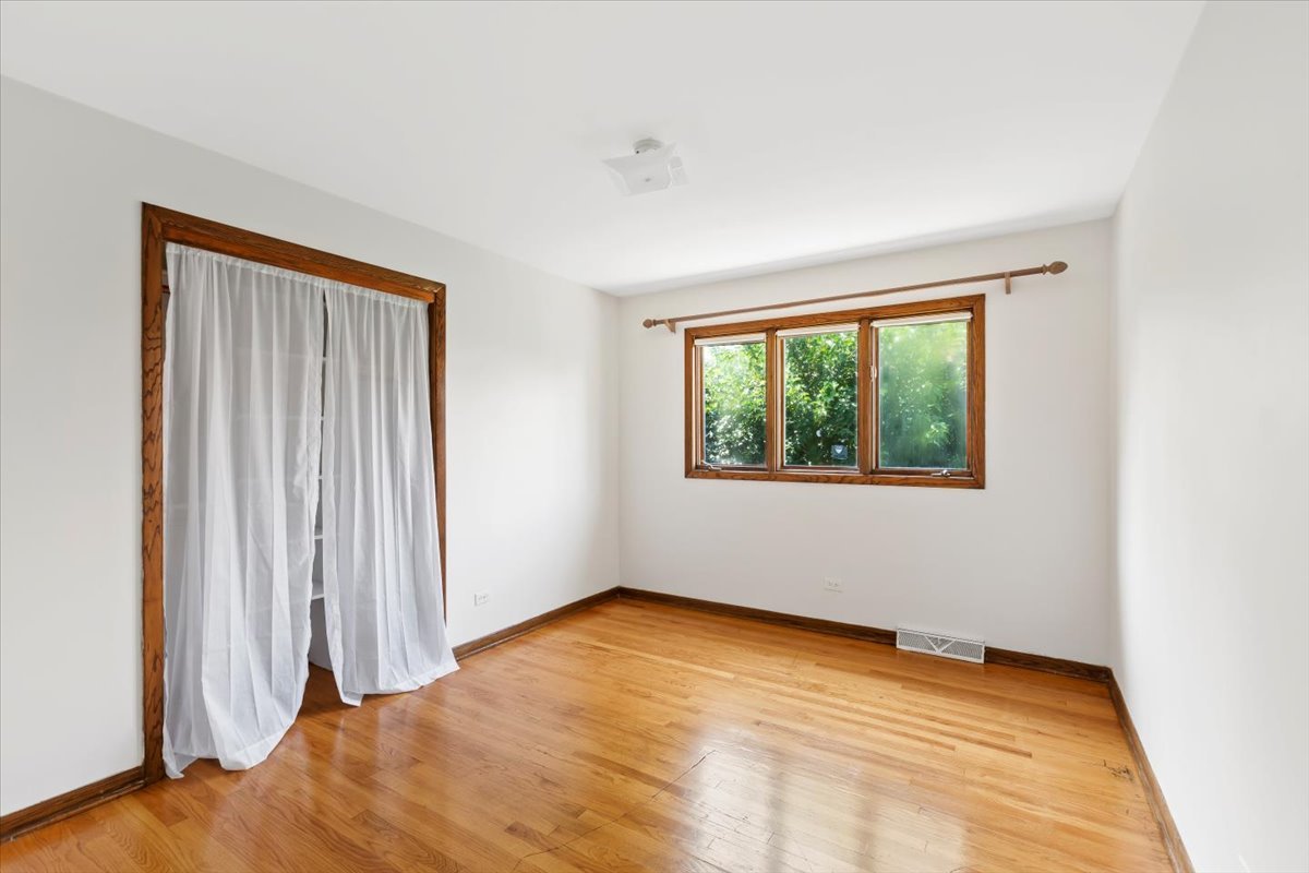 6917 97th Place Chicago Ridge, IL 60415 - Photo 10 of 21 Gallery Image 10