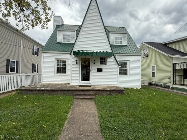 $159,900 | 310 Barkwill Street, St. Marys, WV 26170