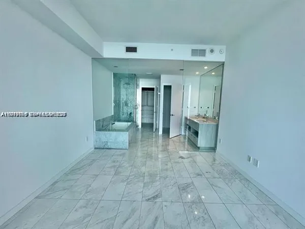 $4,700 | 480 Northeast 31st Street, Unit 902, Miami, FL 33137