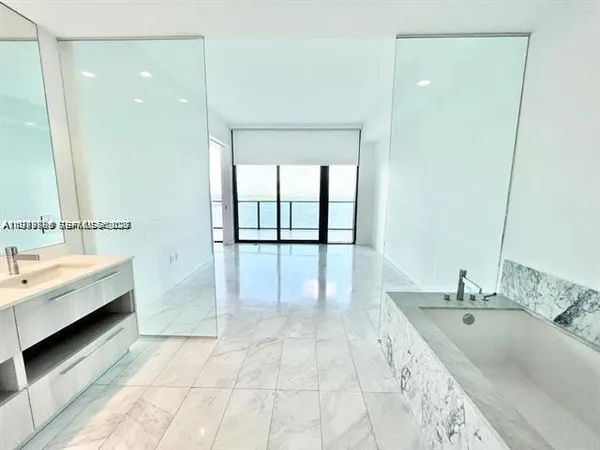 $4,700 | 480 Northeast 31st Street, Unit 902, Miami, FL 33137