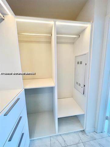 480 Northeast 31st Street, Unit 902 Miami, FL 33137 - Photo 18 of 33 a bathroom with a bathtub