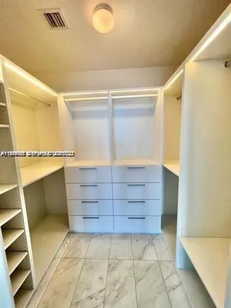 $4,700 | 480 Northeast 31st Street, Unit 902, Miami, FL 33137