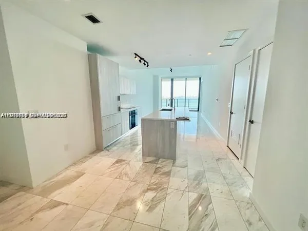 $4,700 | 480 Northeast 31st Street, Unit 902, Miami, FL 33137