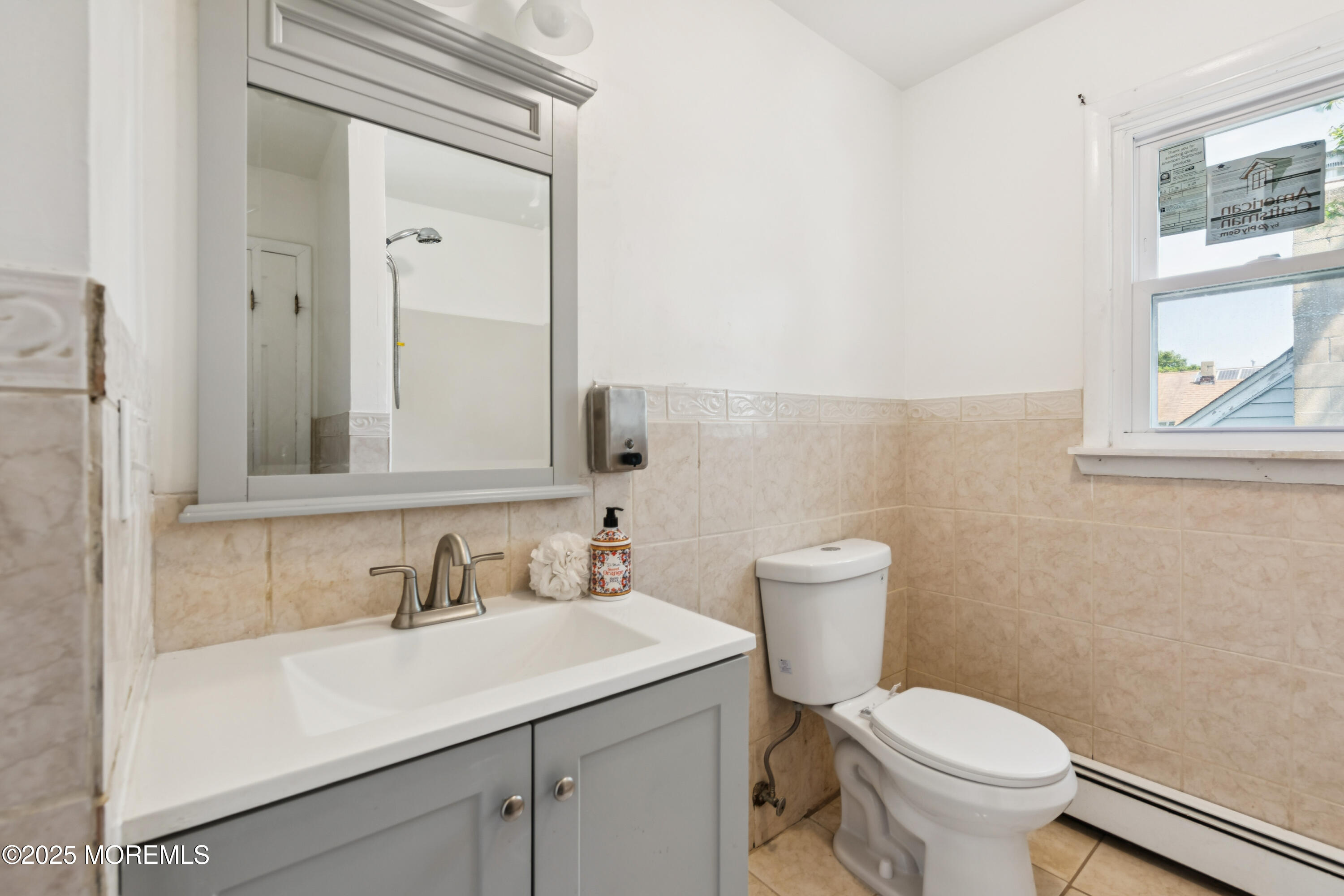 152 Division Street Neptune Township, NJ 07753 - Photo 27 of 34 Full Upstairs Bathroom
