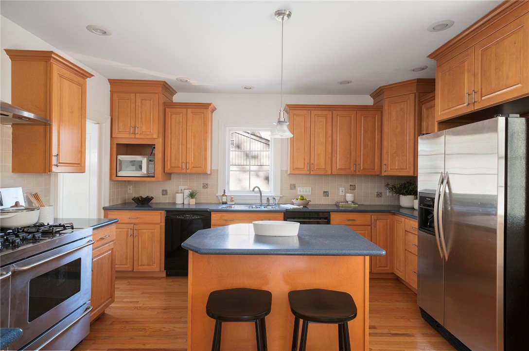41 Stadium Road Providence, RI 02906 - Photo 15 of 42