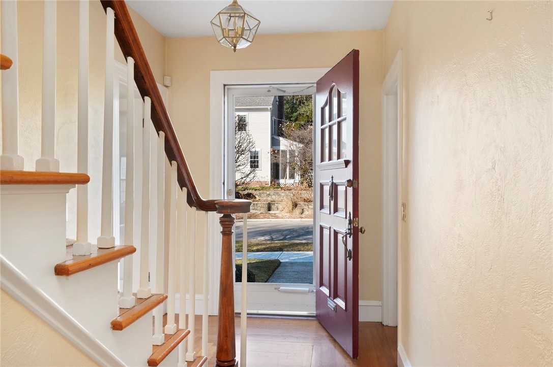 41 Stadium Road Providence, RI 02906 - Photo 5 of 42