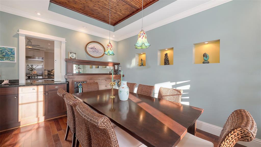 4941 Commonwealth Drive Sarasota, FL 34242 - Photo 9 of 88 Gallery Image 9