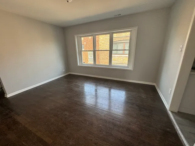 $485,000 | 7847 South Bennett Avenue, Chicago, IL 60649