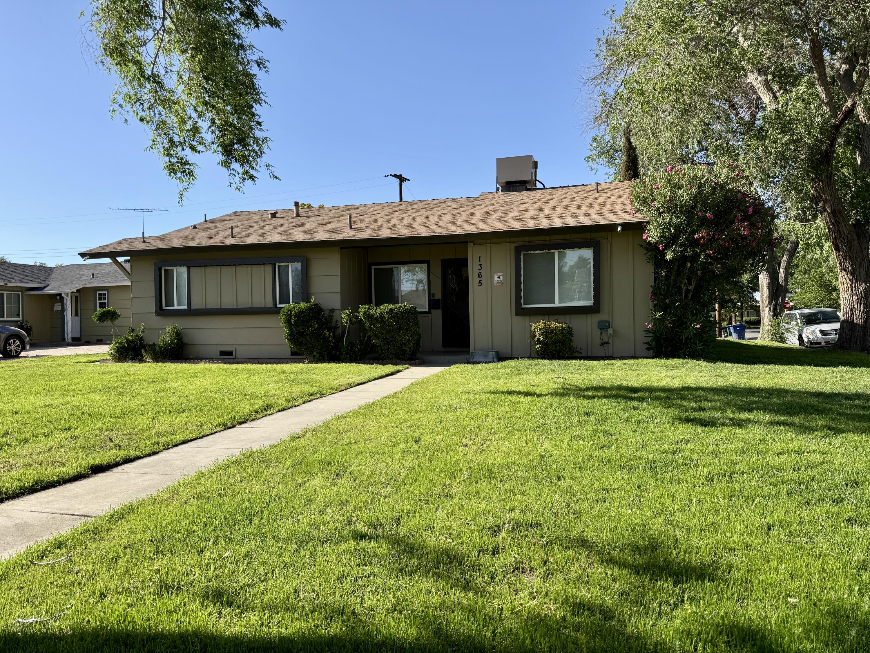 1365 Jenner Street Lancaster, CA 93534 - Photo 6 of 44 Front yard #3