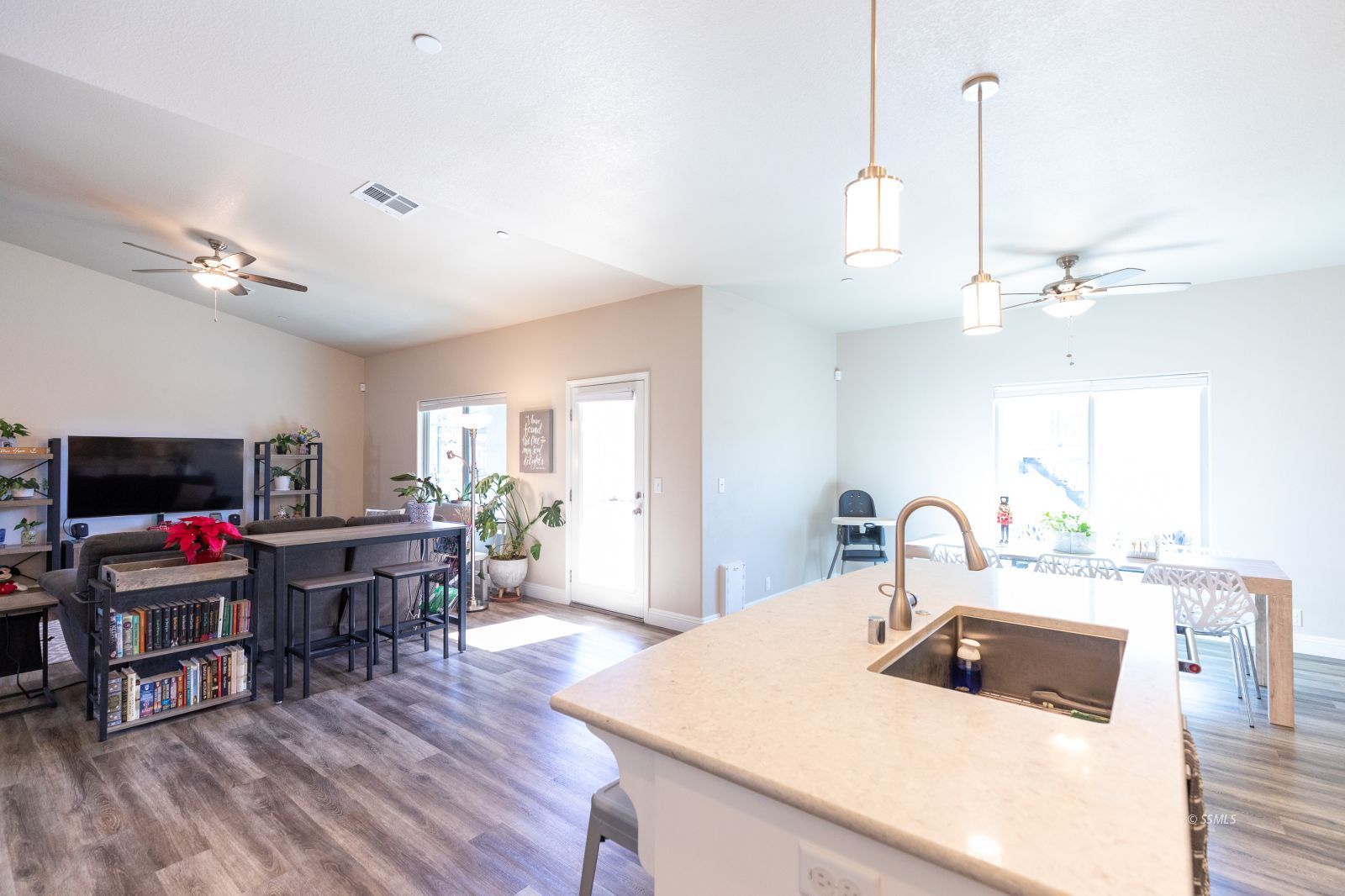 121 Rainshadow Court Ridgecrest, CA 93555 - Photo 17 of 39 Gallery Image 17
