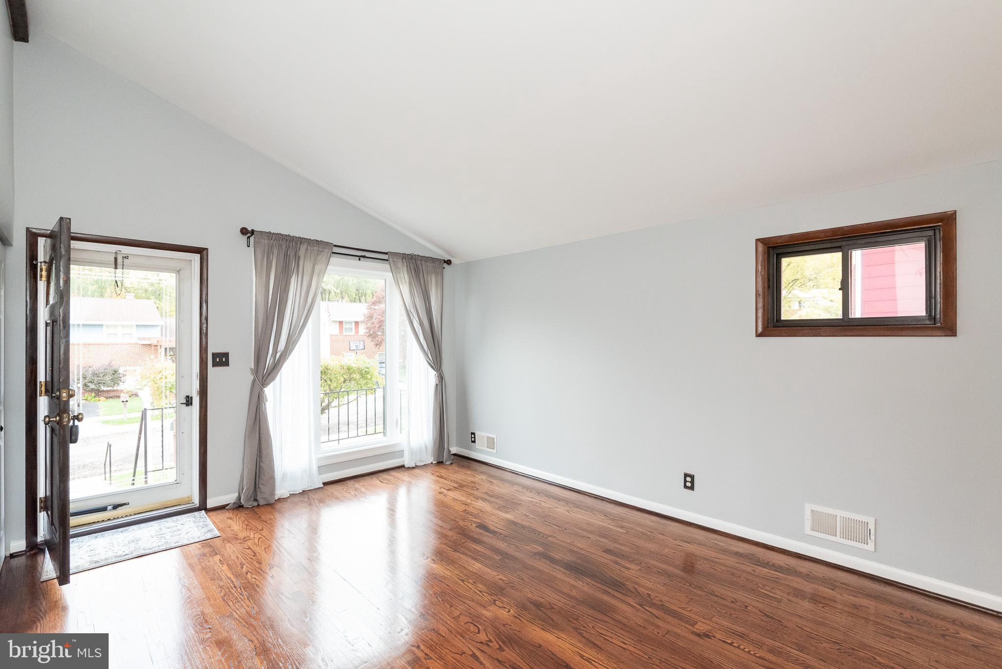 9109 Orbitan Road Baltimore, MD 21234 - Photo 5 of 47 Bright, Welcoming Entrance in Living Room