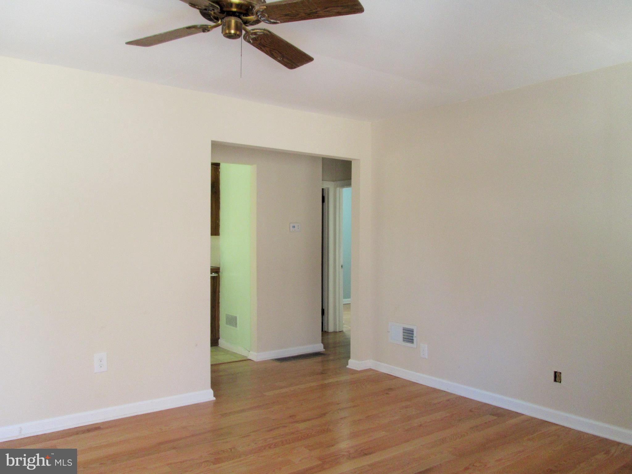 92 Edison Road Cherry Hill, NJ 08034 - Photo 2 of 8 Living Room