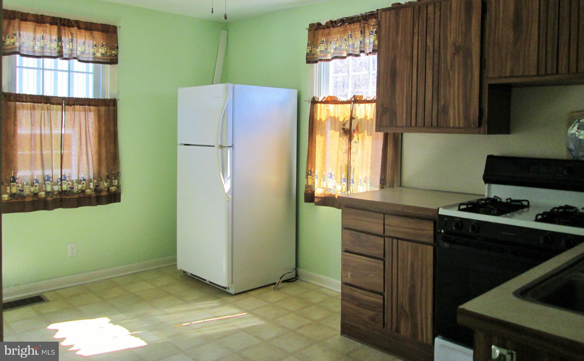 92 Edison Road Cherry Hill, NJ 08034 - Photo 6 of 8 Kitchen