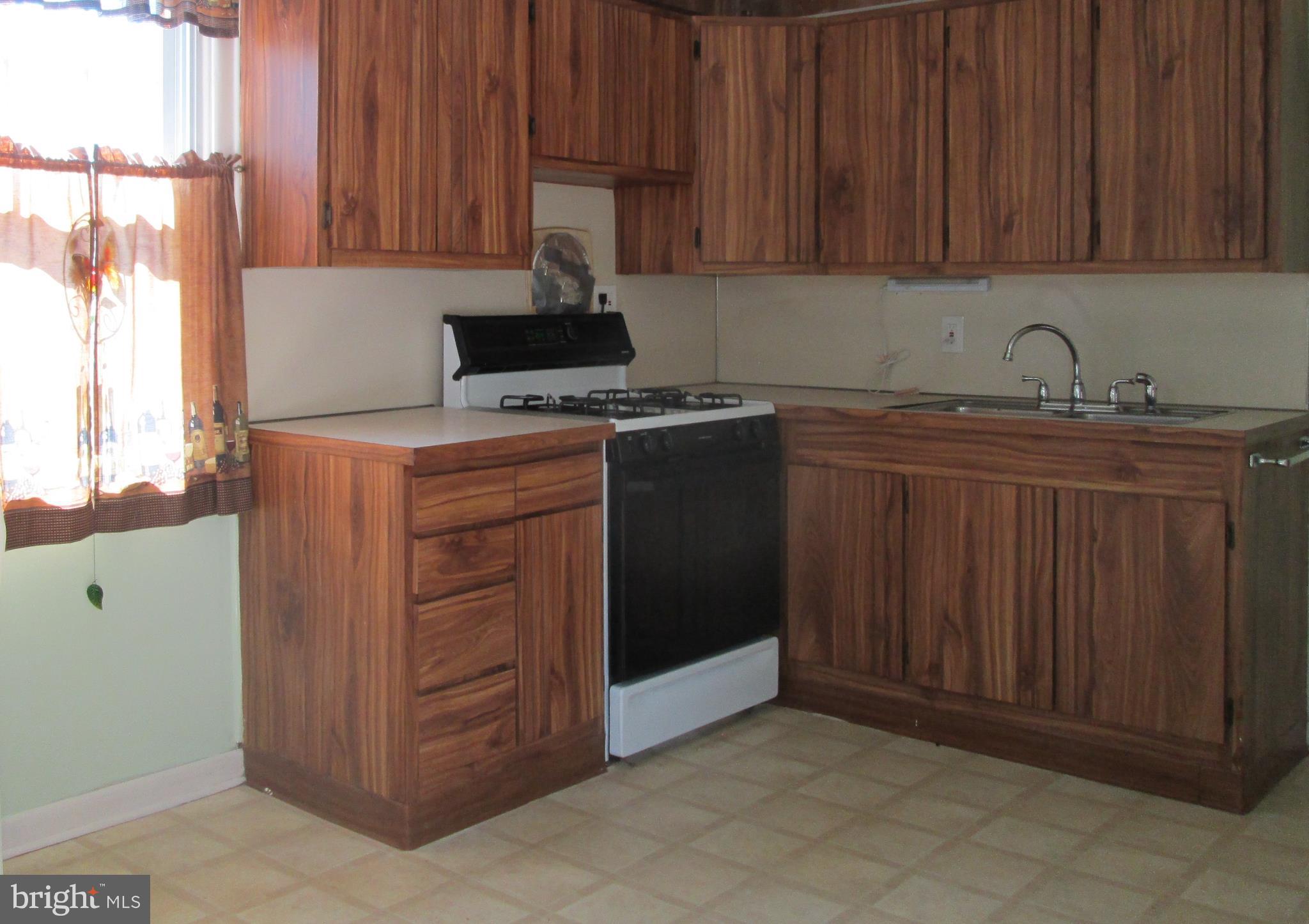 92 Edison Road Cherry Hill, NJ 08034 - Photo 7 of 8 Kitchen