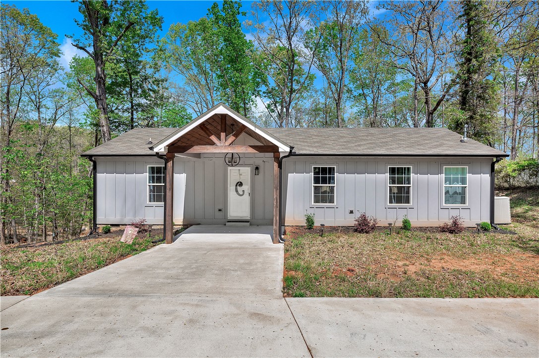 117 Horton Road Townville, SC 29689 - Photo 2 of 26