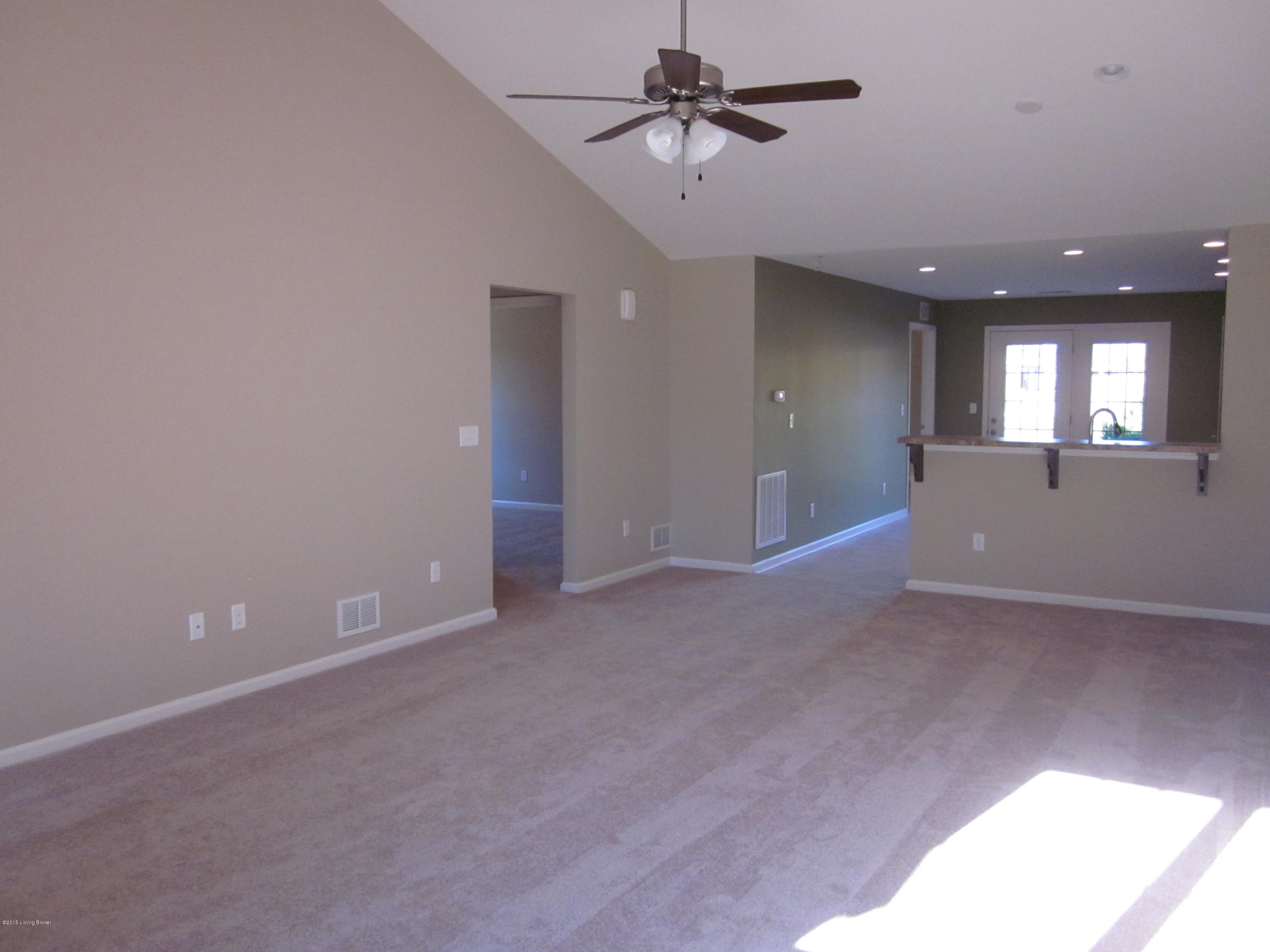 6528 Renate Road Louisville, KY 40291 - Photo 6 of 21 2015-11-22 16.08.28