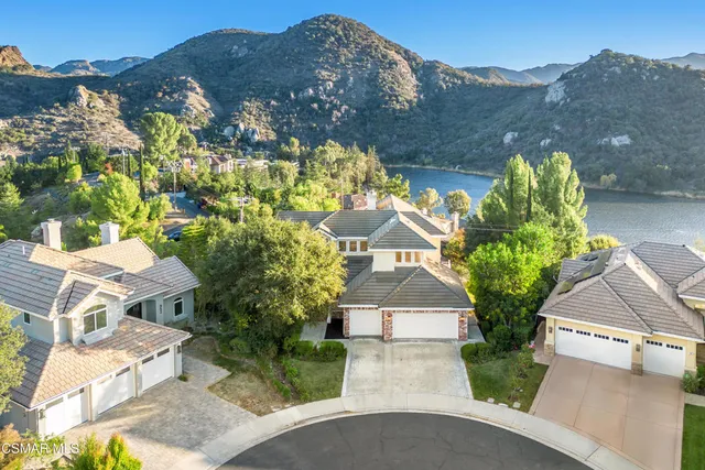 $2,575,000 | 930 Ravensbury Street, Lake Sherwood, CA 91361
