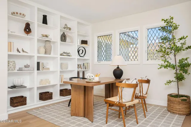 $2,575,000 | 930 Ravensbury Street, Lake Sherwood, CA 91361