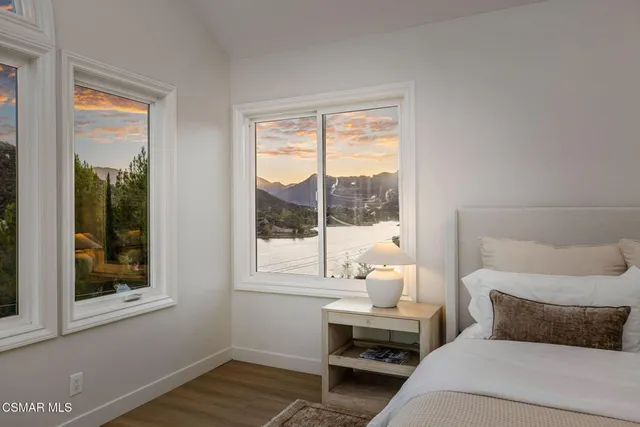 $2,575,000 | 930 Ravensbury Street, Lake Sherwood, CA 91361