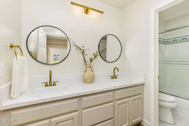 $2,575,000 | 930 Ravensbury Street, Lake Sherwood, CA 91361