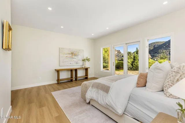 $2,575,000 | 930 Ravensbury Street, Lake Sherwood, CA 91361