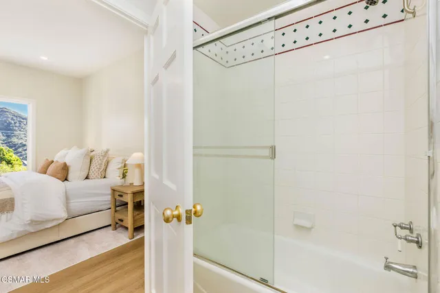 $2,575,000 | 930 Ravensbury Street, Lake Sherwood, CA 91361