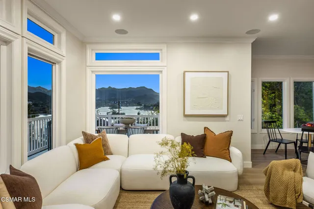 $2,575,000 | 930 Ravensbury Street, Lake Sherwood, CA 91361