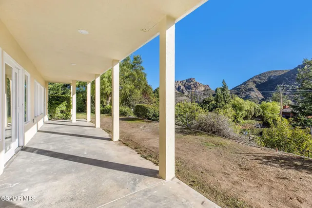 $2,575,000 | 930 Ravensbury Street, Lake Sherwood, CA 91361