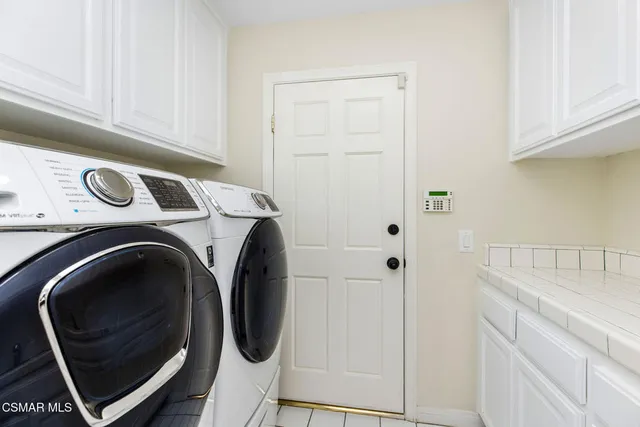 $2,575,000 | 930 Ravensbury Street, Lake Sherwood, CA 91361