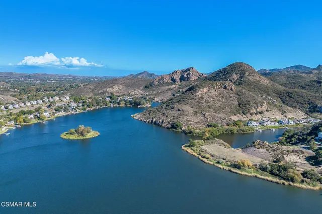 $2,575,000 | 930 Ravensbury Street, Lake Sherwood, CA 91361