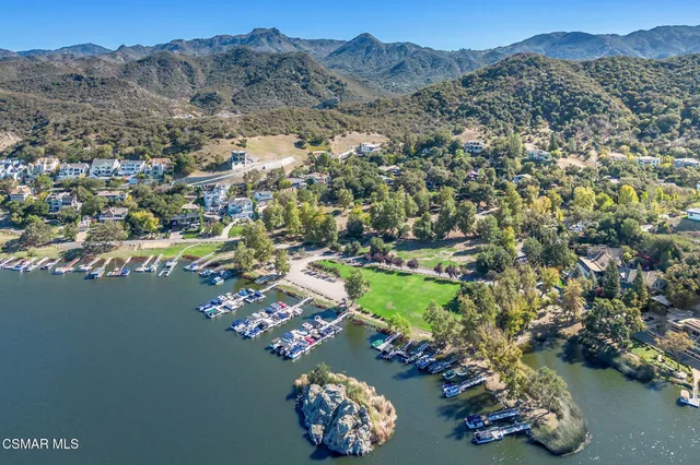 $2,575,000 | 930 Ravensbury Street, Lake Sherwood, CA 91361