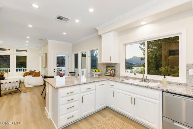 $2,575,000 | 930 Ravensbury Street, Lake Sherwood, CA 91361