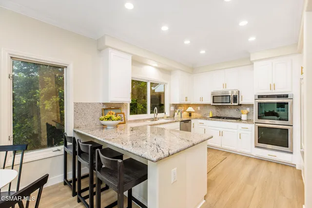 $2,575,000 | 930 Ravensbury Street, Lake Sherwood, CA 91361