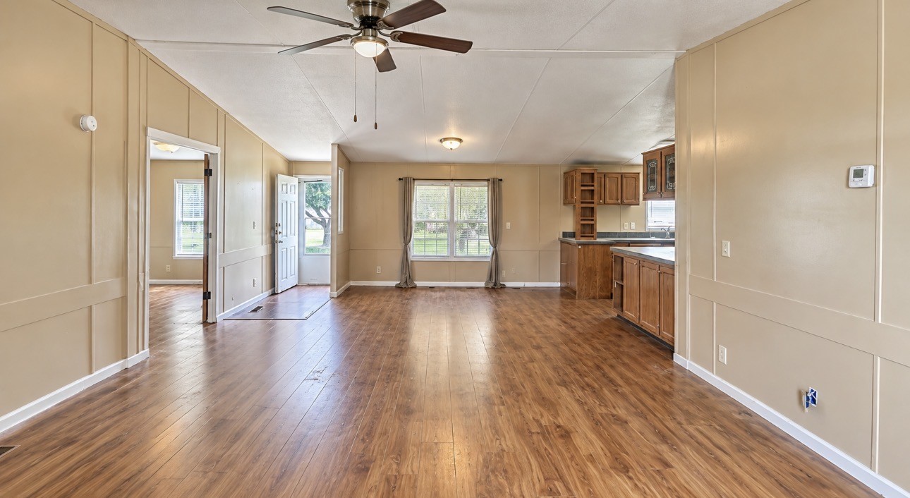 6710 Trail Loop West Rosharon, TX 77583 - Photo 4 of 18 Gallery Image 4