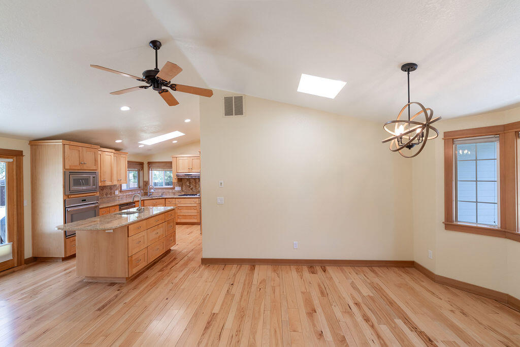 61275 Victory Loop Bend, OR 97702 - Photo 8 of 59 A9100091-HDR