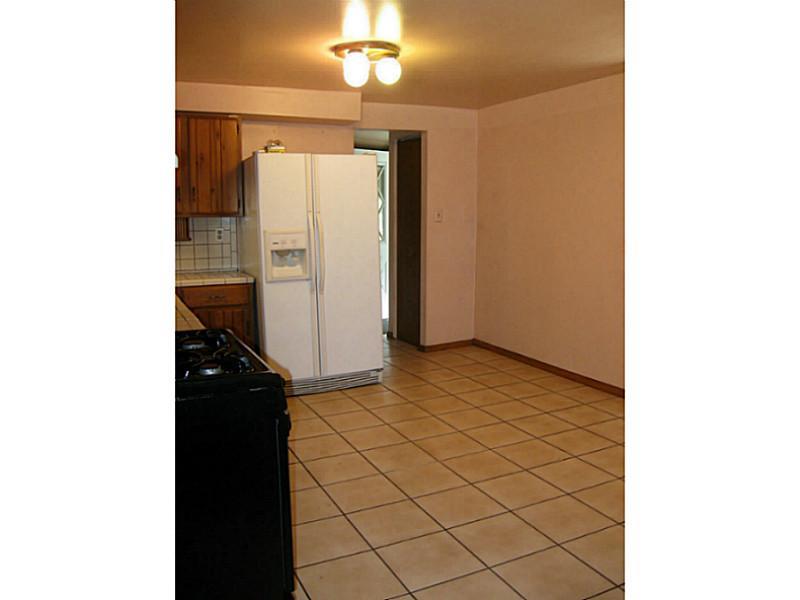 438 Beaver Street Rochester, PA 15074 - Photo 5 of 25 Kitchen.