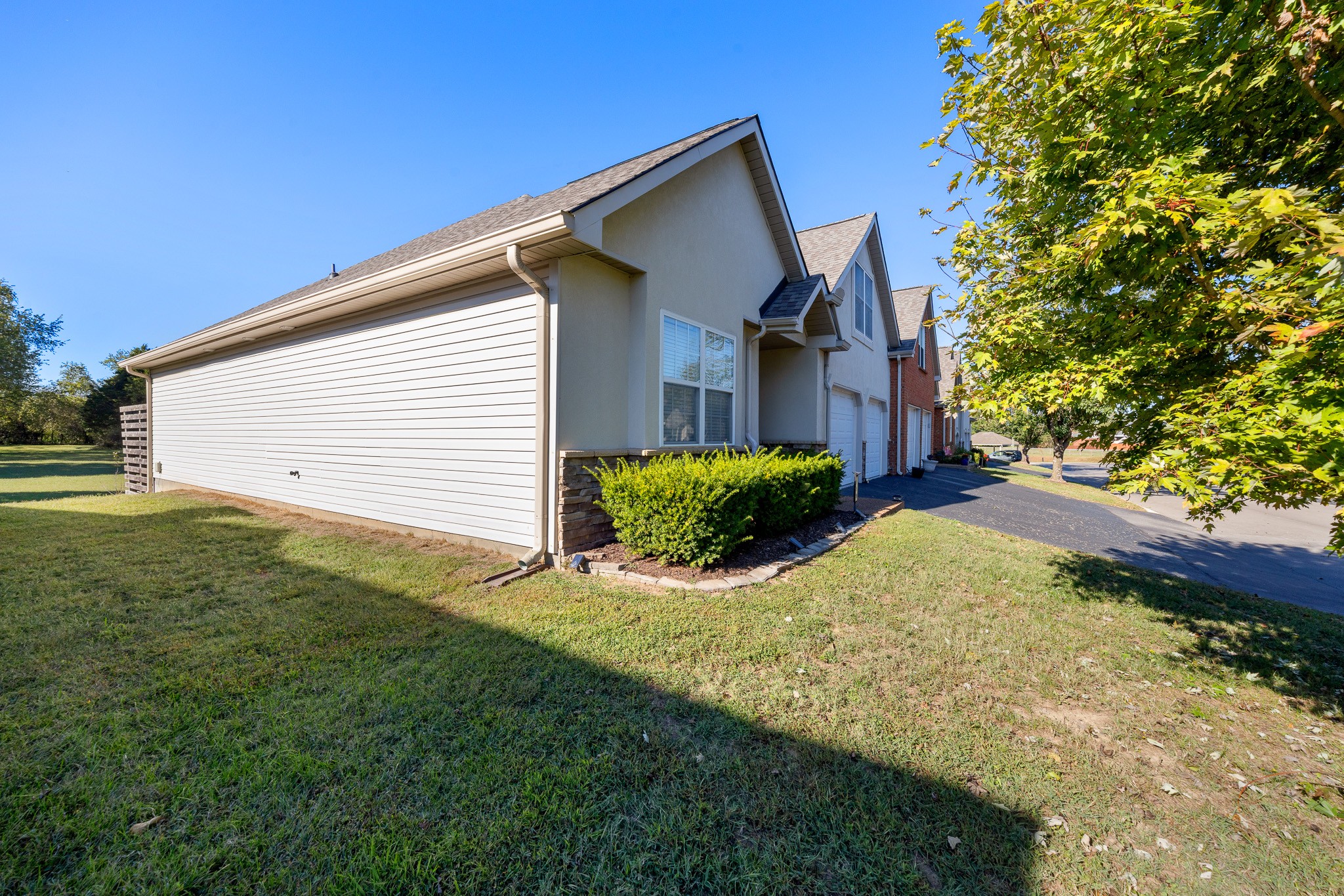 2521 Pennington Bend Road, Unit 119 Nashville, TN 37214 - Photo 36 of 47 a view of backyard of house