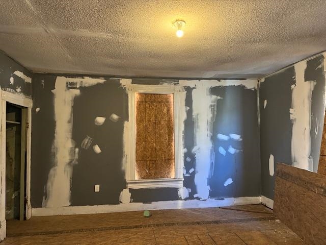 177 Modder Avenue Memphis, TN 38109 - Photo 8 of 16 Interior space with a textured ceiling