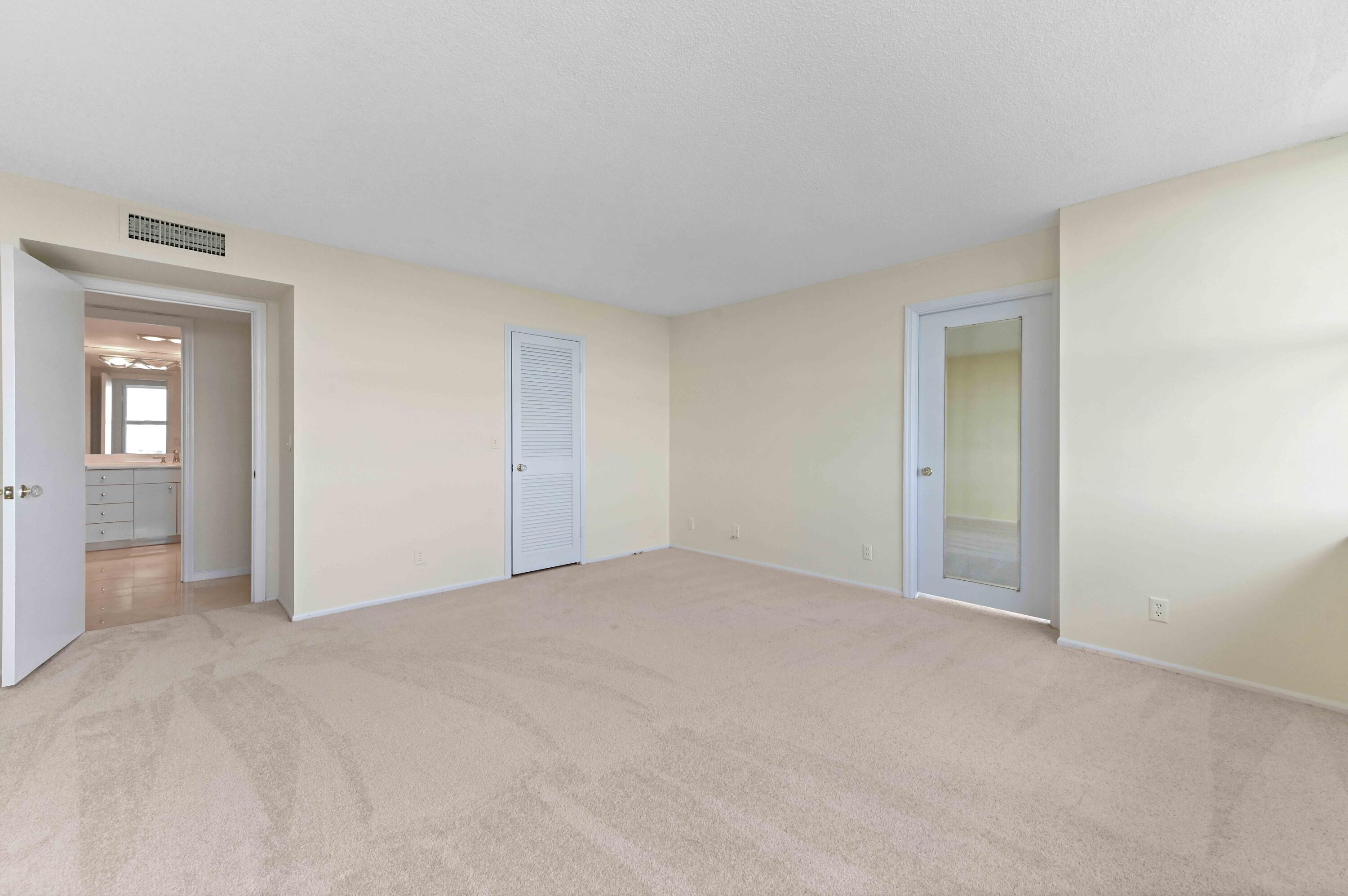 2800 South Ocean Boulevard, Unit 11M Boca Raton, FL 33432 - Photo 24 of 65 a view of an empty room and window