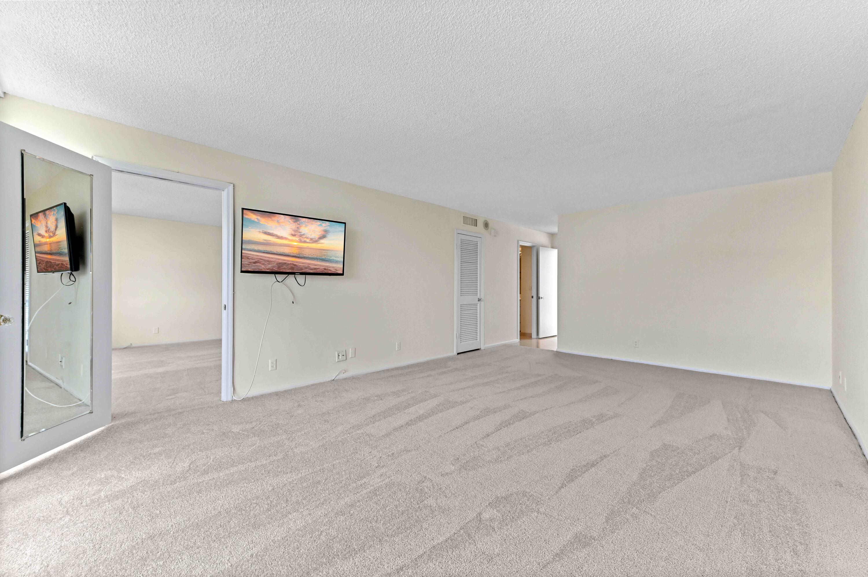2800 South Ocean Boulevard, Unit 11M Boca Raton, FL 33432 - Photo 29 of 65 an empty room with windows